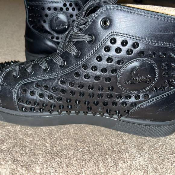 Louis Allover Spikes High Top Sneaker
CHRISTIAN LOUBOUTIN - Picture 3 of 4